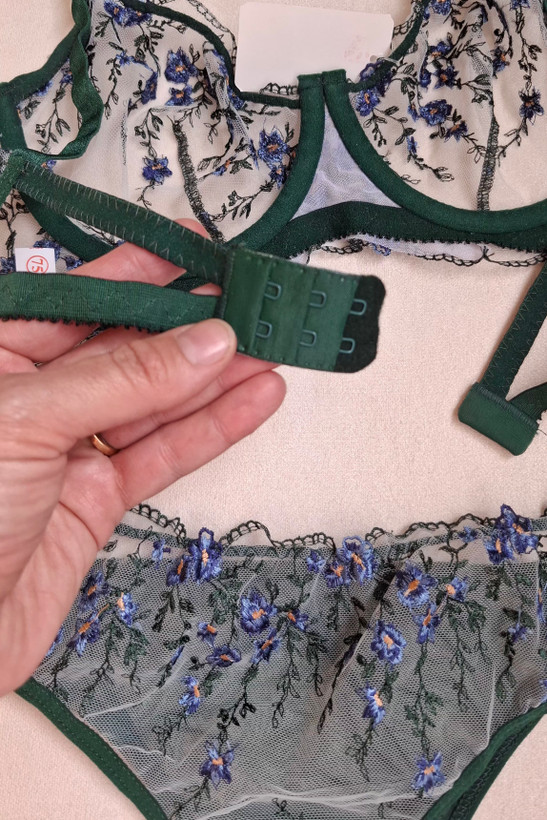 ست شورت و سوتین فانتزی تور گاز گلدوزی کارن